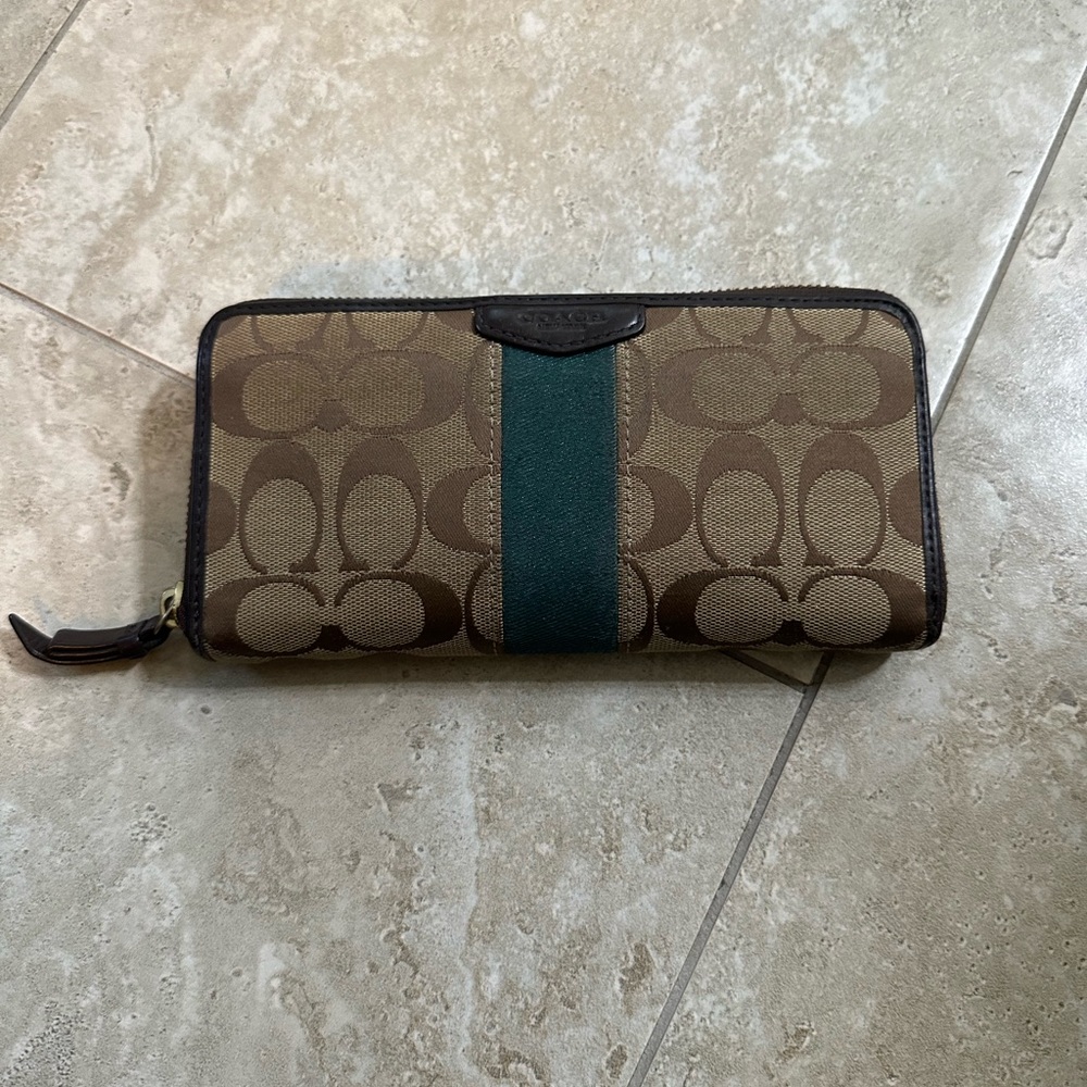 EUC Coach Wallet